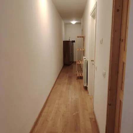 Lucia Haus アパート